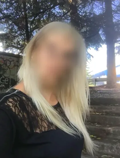 Bianca, 32
