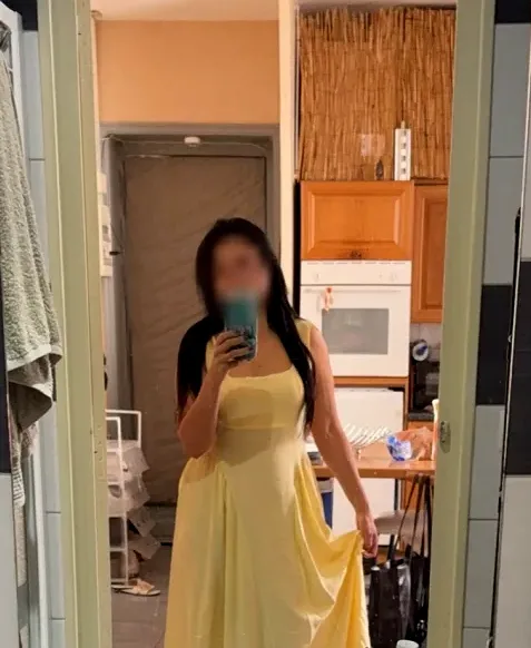 Julie, 32