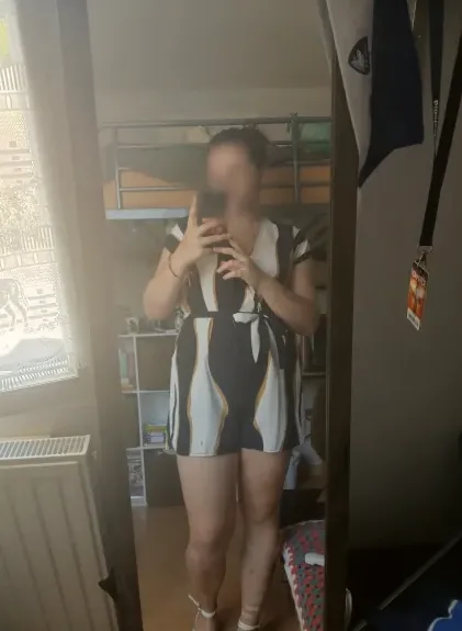 Yasmin, 22